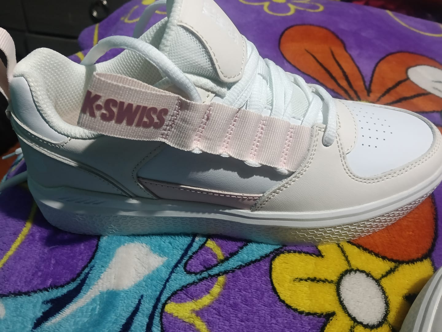 Customer photo review of Tenis Roof Women