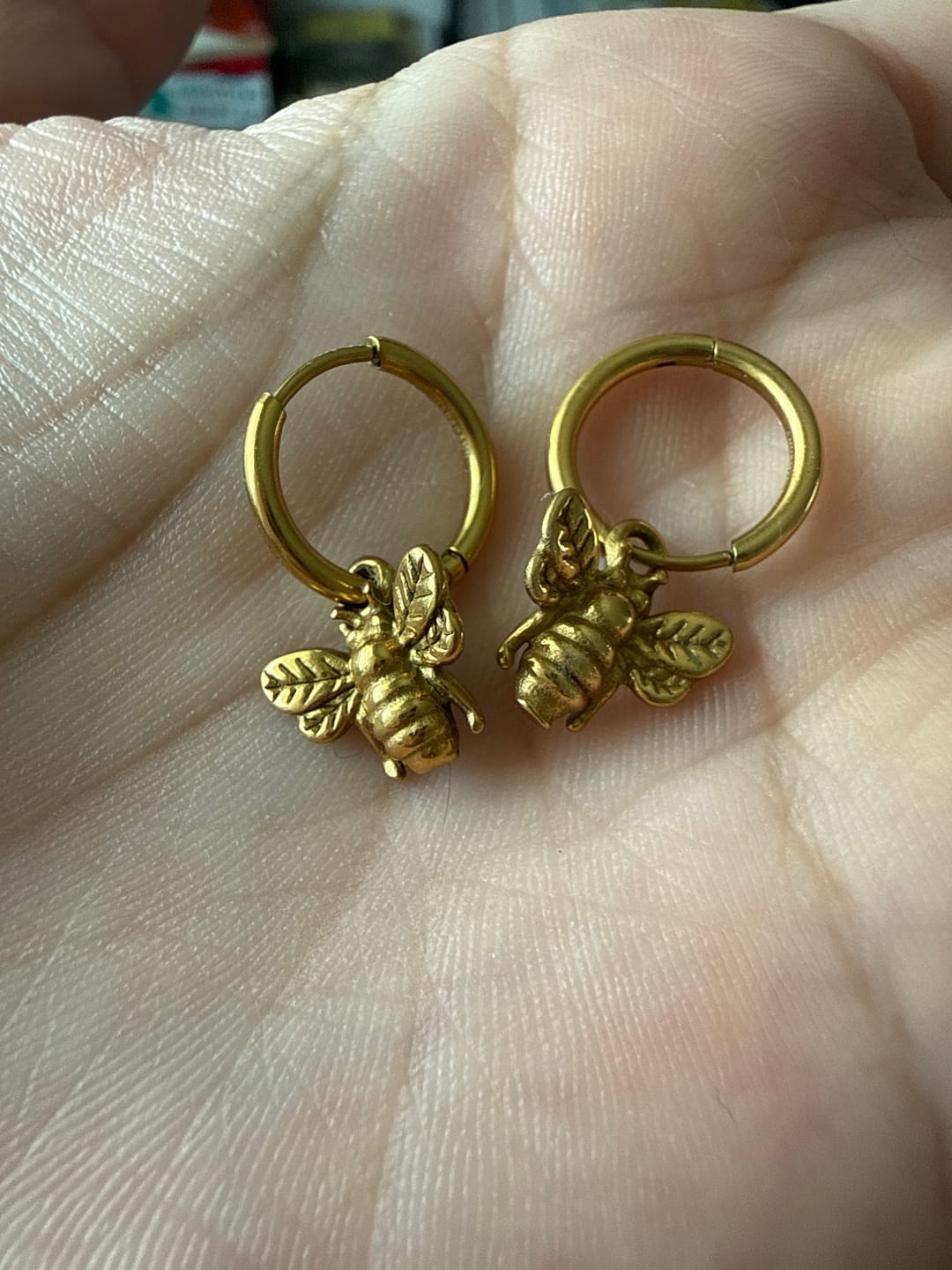 Customer photo review of Aretes Beecuff