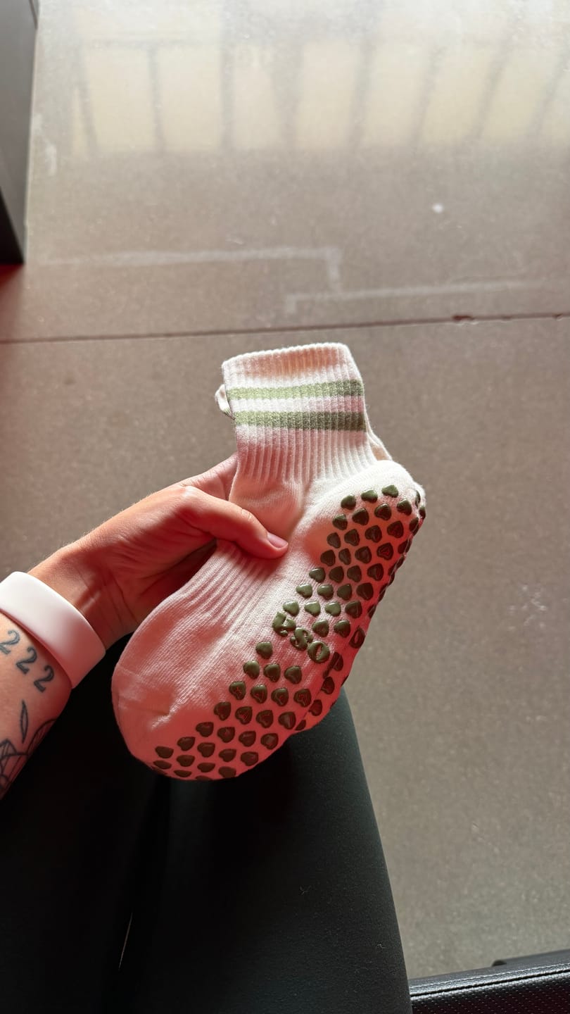 Customer photo review of Grip Stripes - Matcha Cream