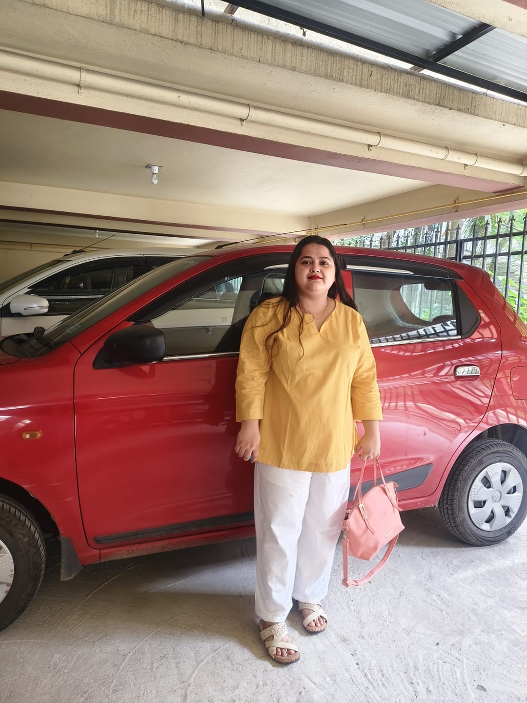 Customer photo review of Women White Cotton Straight Pant