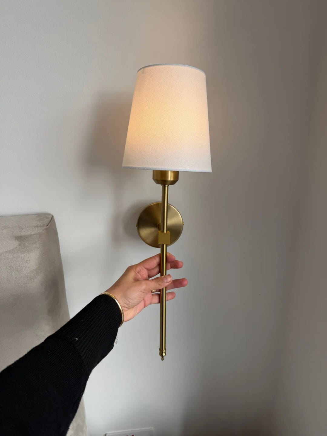 Customer photo review of Rechargeable Wall Light With Modern Design And Metal Construction, 12 Inches