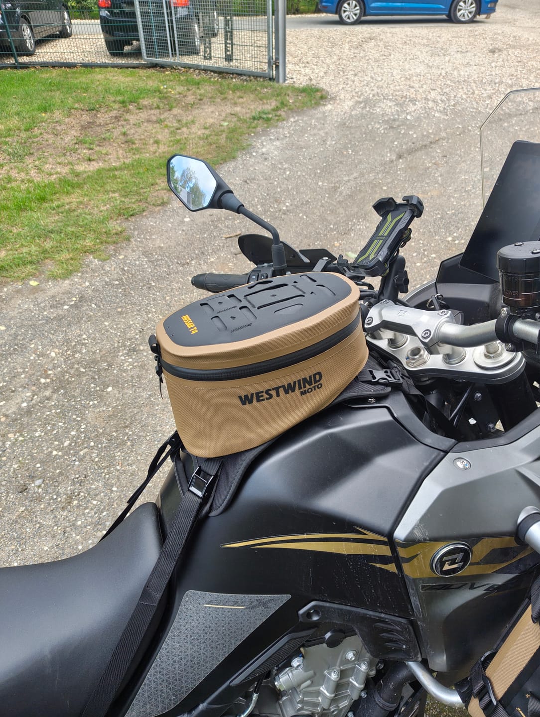 Customer photo review of Hussar Tank Bag