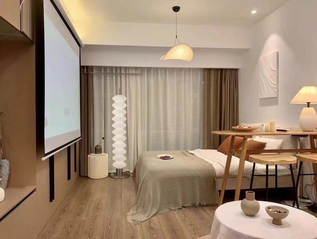 Customer photo review of Pendant Light, Tense, Mulberry Silk Diffuser, Black Frame, LED, Dimmable