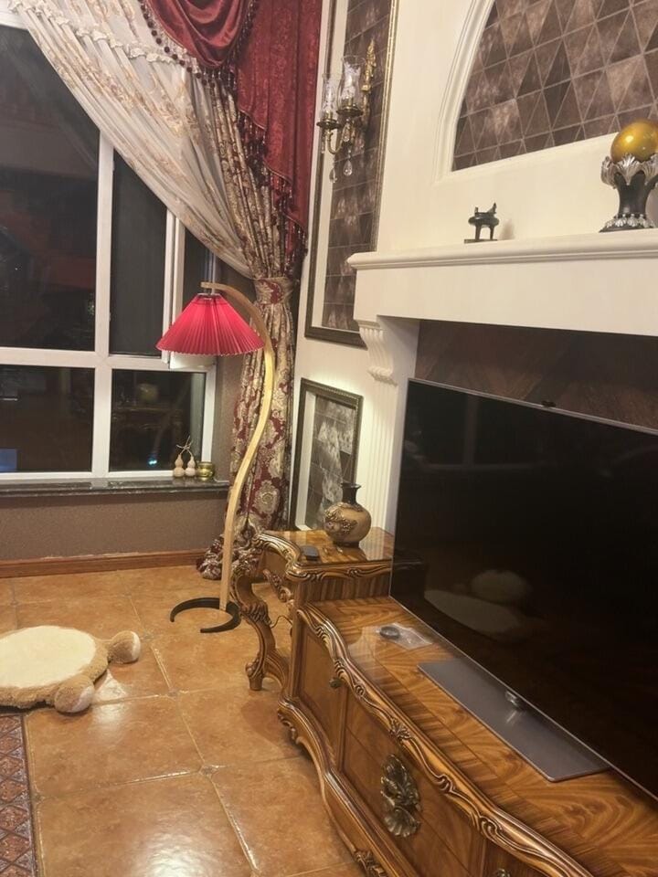 Customer photo review of Floor Lamp, Caprani Beechwood & Linen Shade, E26/E27, Plug-In