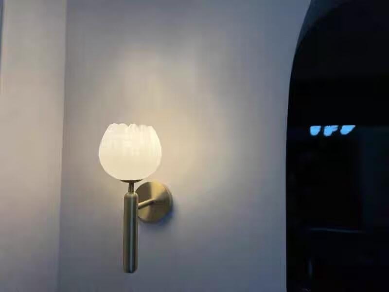 Customer photo review of Wall Lamp Mian, Natural Alabaster Flowers, Brass, E14 Max 15W