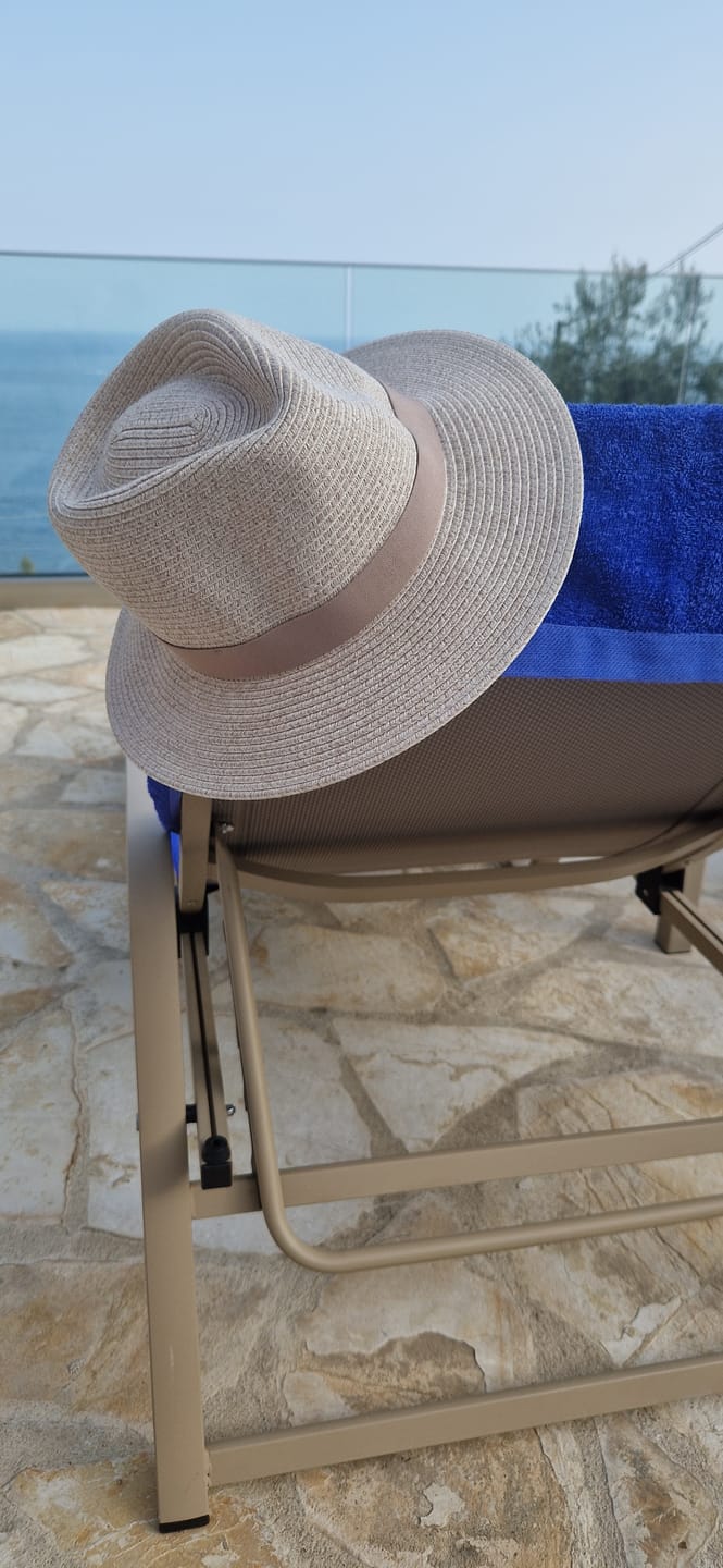 Customer photo review of Vista Fedora