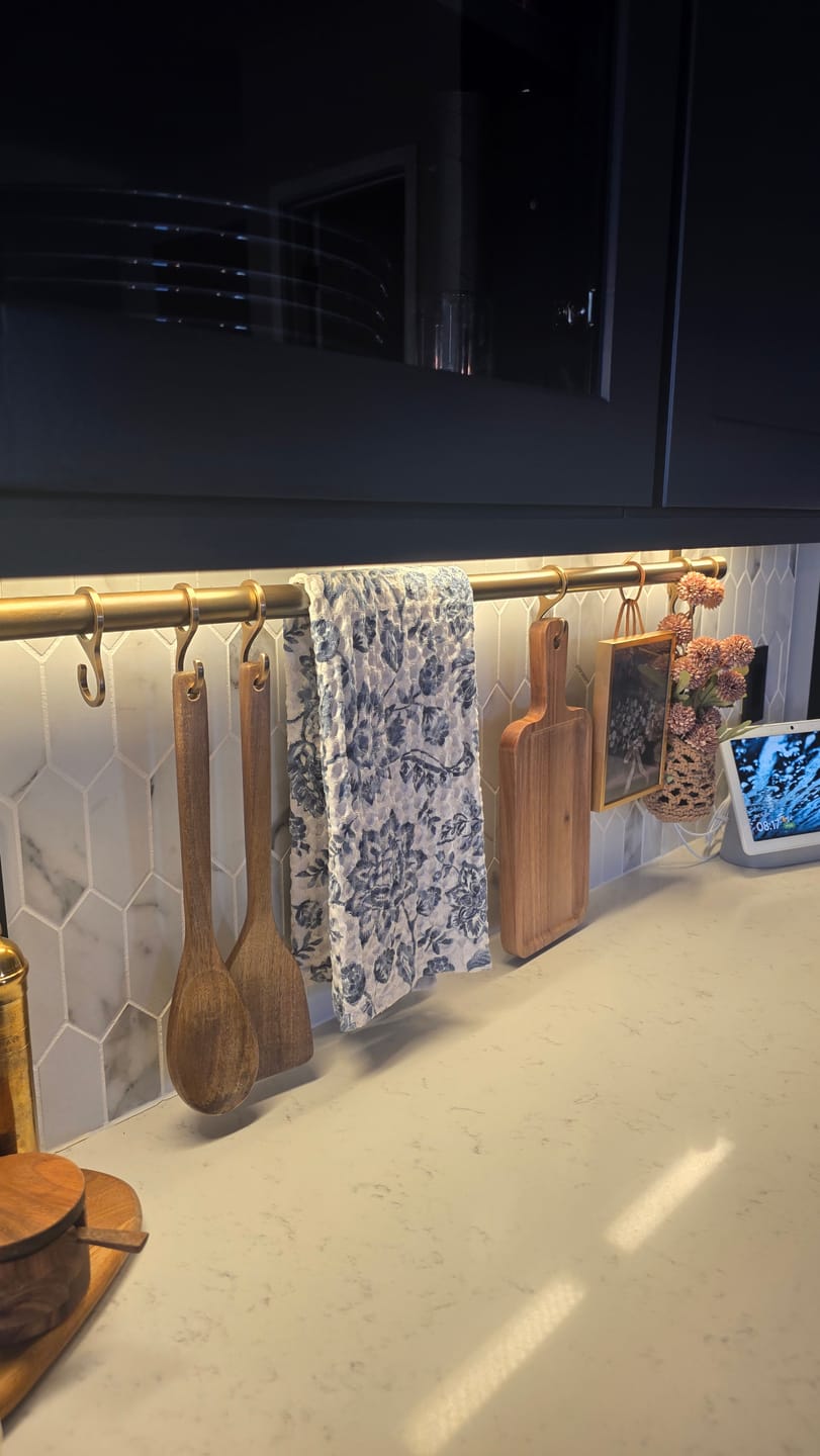 Customer photo review of Pot Rail – Antique Brass