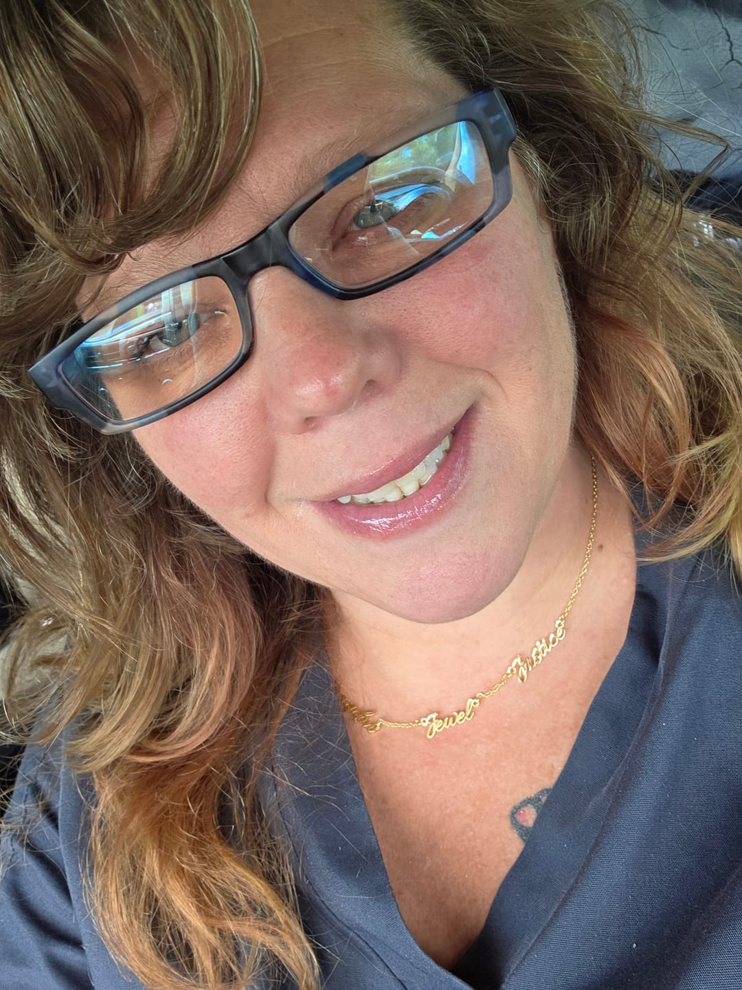 Customer photo review of Personalized Multiple Names Single Nameplate Necklace