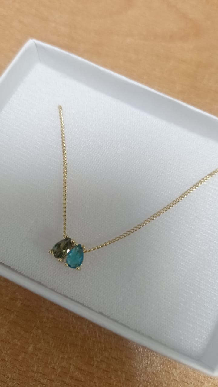 Customer photo review of Personaliza Tu Collar Birthstone Gota Dorado
