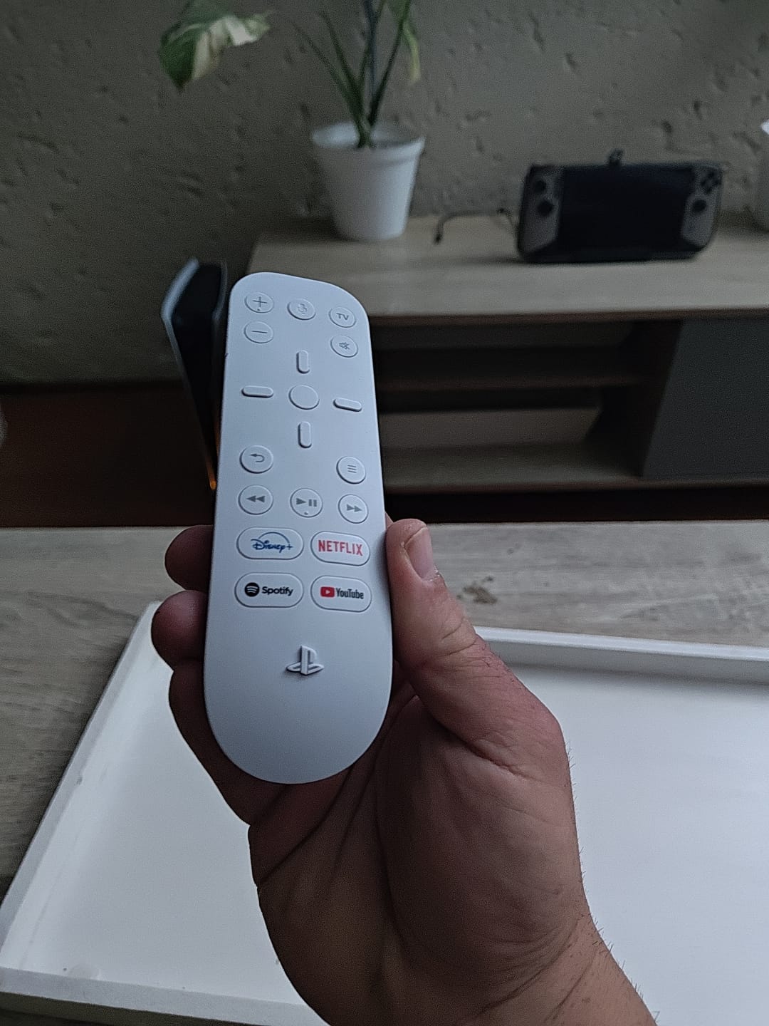 Customer photo review of PS5 Media Remote - Glacier White