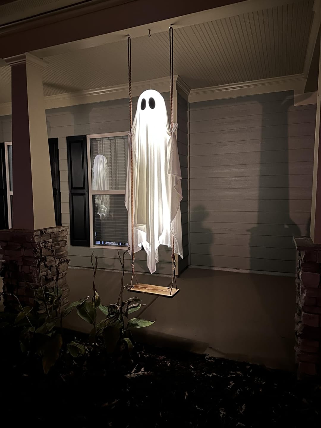 Customer photo review of Glowing Ghost Swing for Halloween Decor