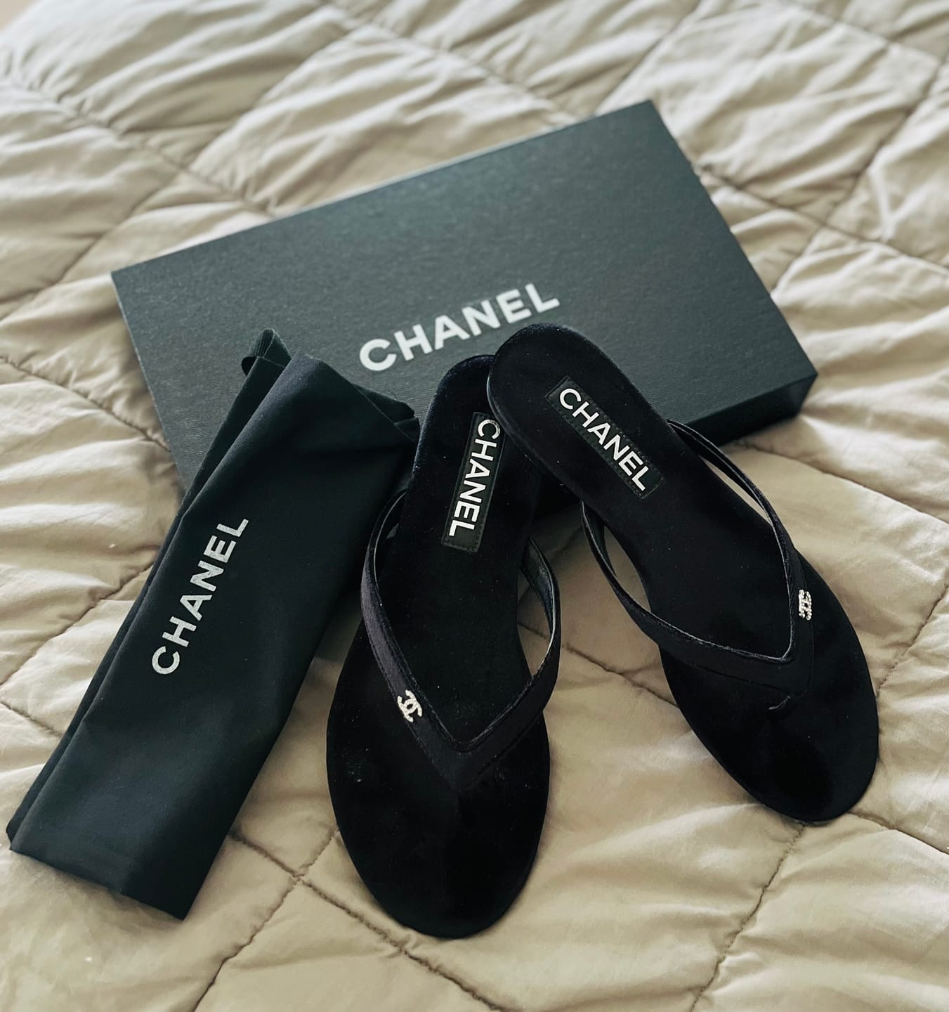 Customer photo review of CC 26s Thong Slides Black Suede