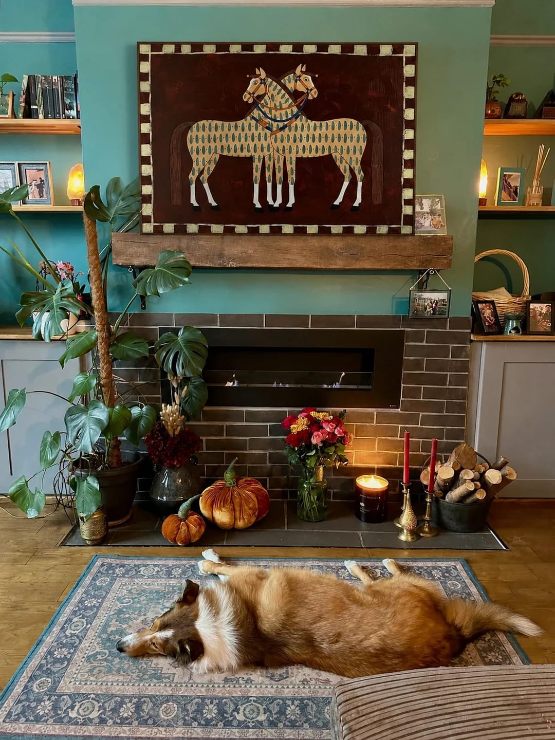 Customer photo review of Modern Folk Art｜Twin Sentinels