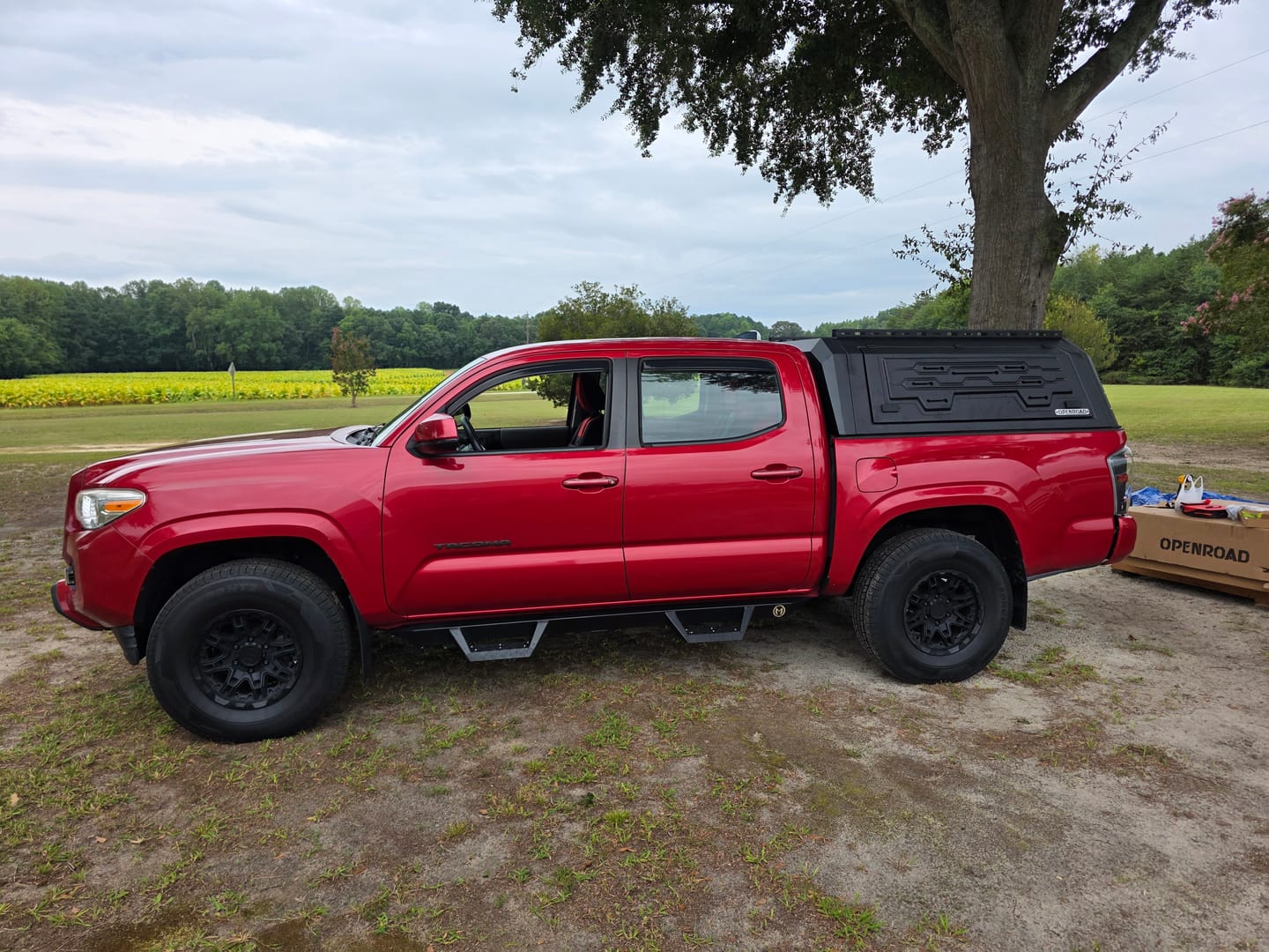 Customer photo review of OPENROAD Aluminum Truck Cap with Three-Color Light