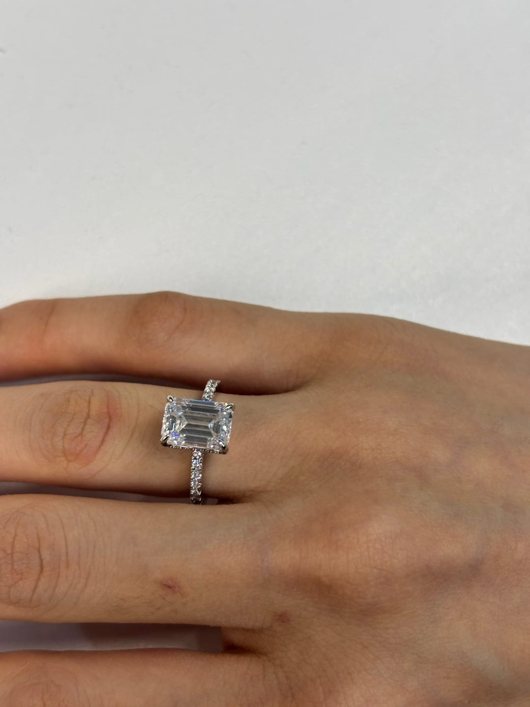 Customer photo review of Rodiffy Moissanite 3.5 Ct Emerald Cut Engagement Ring For Women