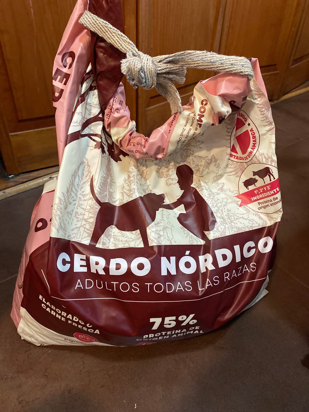 Customer photo review of PetFamily Foods Cerdo Nordico