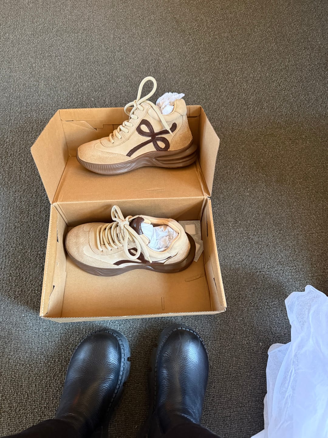 Customer photo review of Women Vintage Leather Spliced Platform Shoes