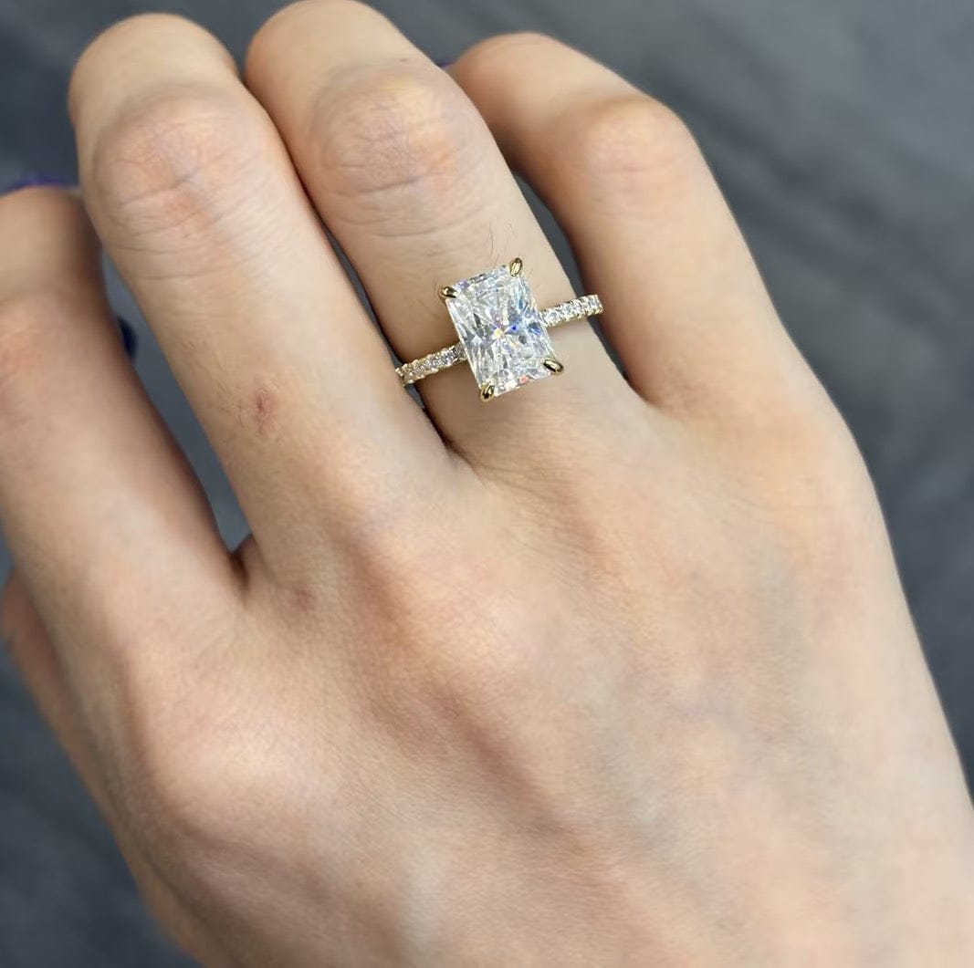Customer photo review of S925 Rodiffy Moissanite 2.0 Ct~4.0 Ct Radiant Cut Yellow Gold/White Gold Engagement Ring For Women