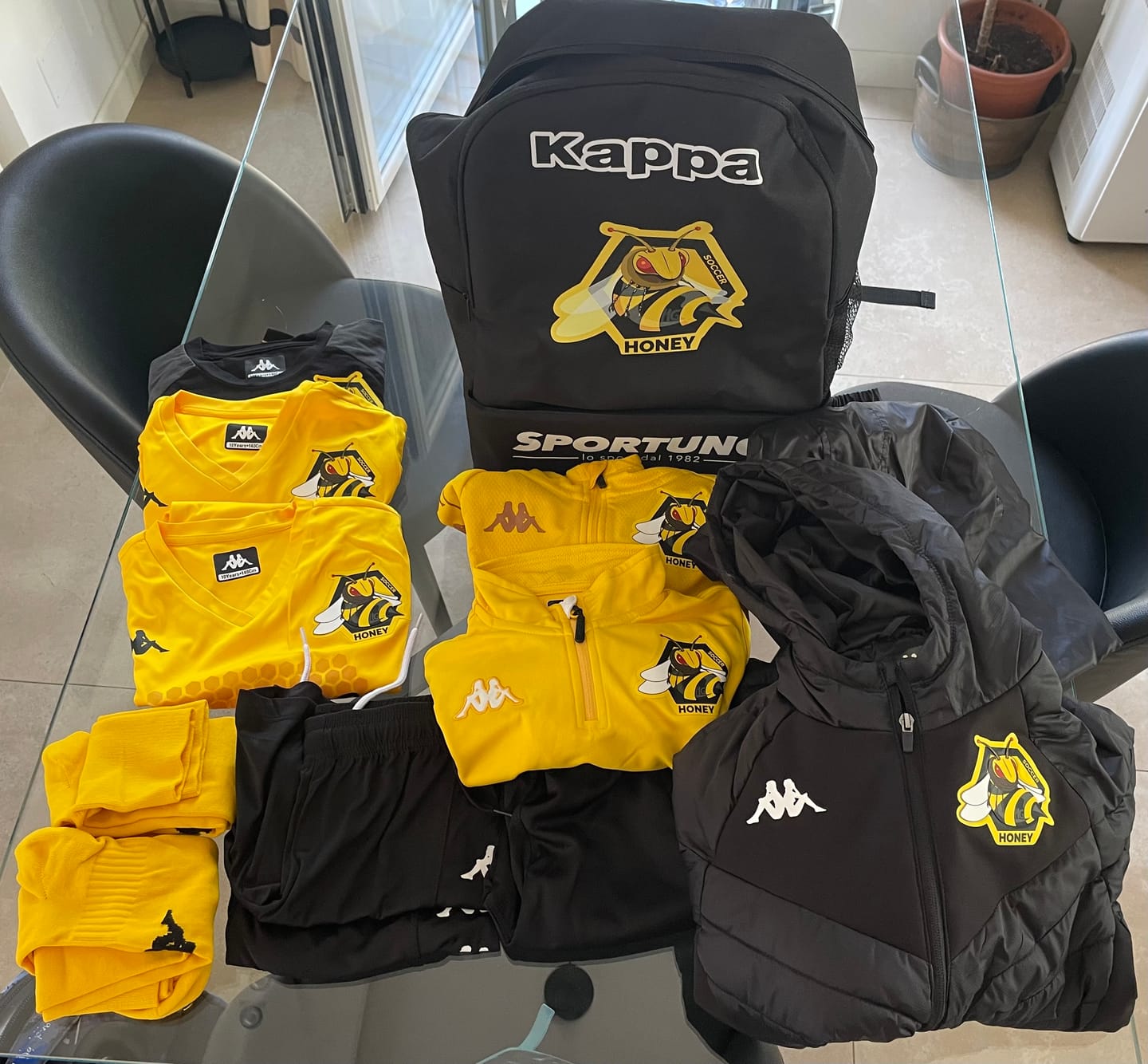 Customer photo review of HONEY KIT GIOCATORE SETTORE GIOVANILE