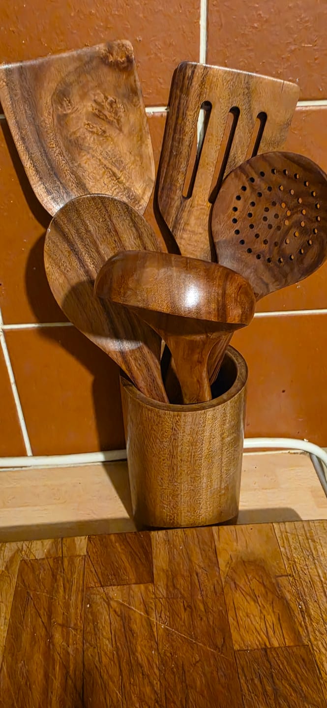 Customer photo review of Hälsa Trä Natural Wood Utensil Set