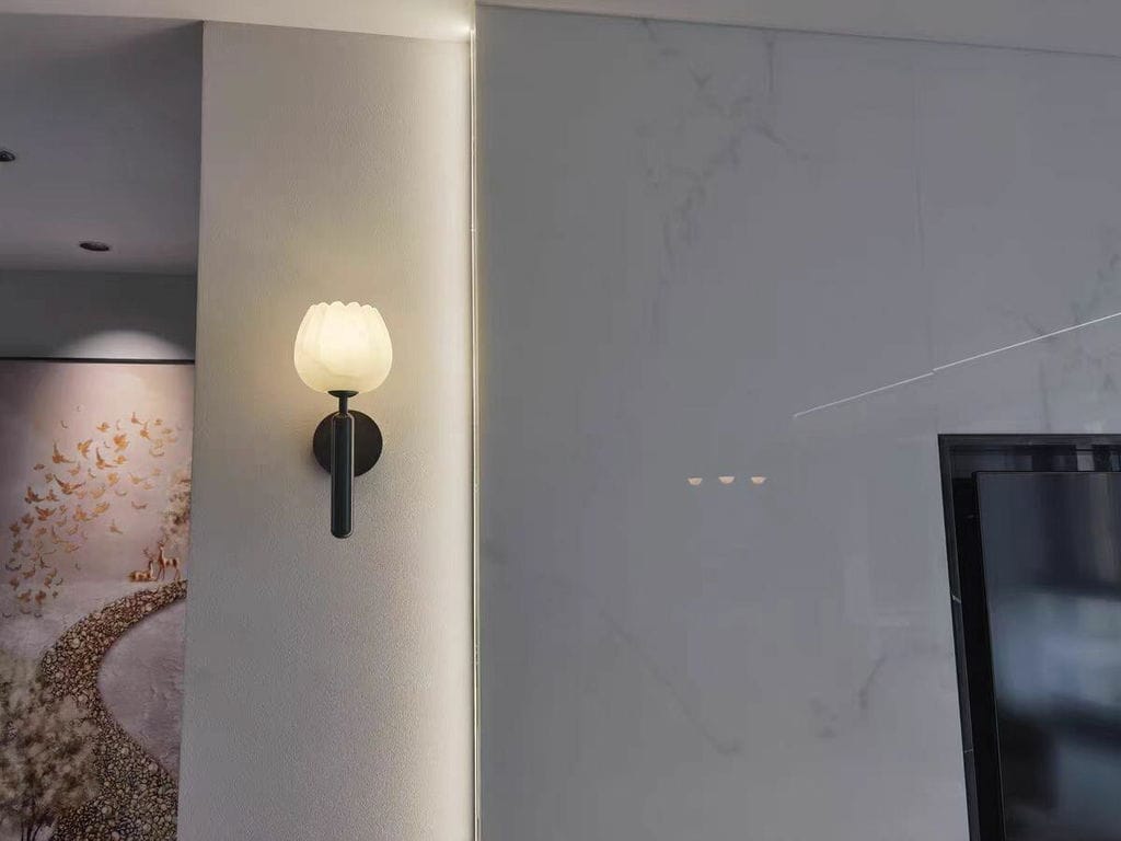 Customer photo review of Wall Lamp Mian, Natural Alabaster Flowers, Brass, E14 Max 15W