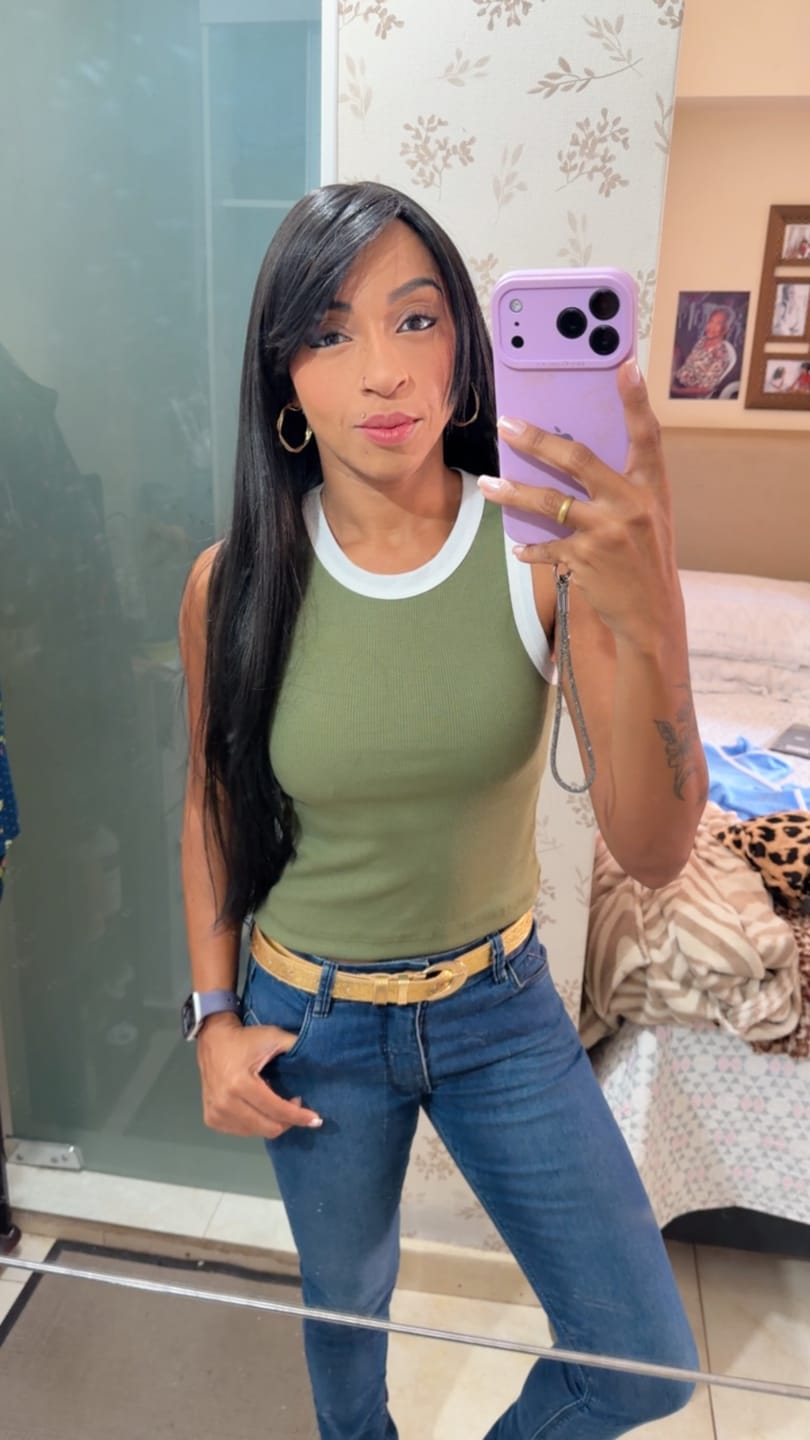 Customer photo review of Peruca Lauane Castanho Escuro com Franja (Premium)