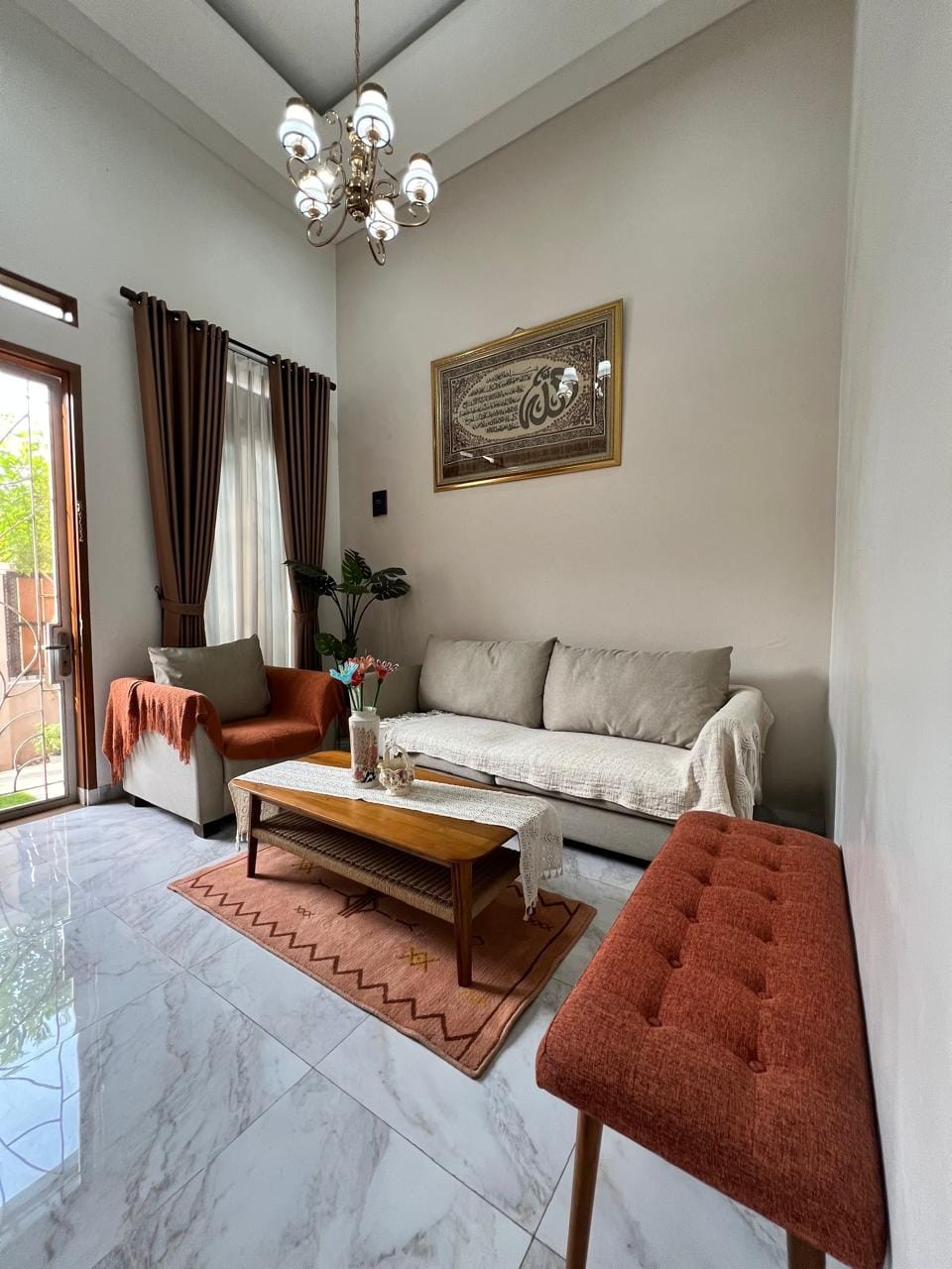 Customer photo review of Exclusive Teak & Loom Coffee Table