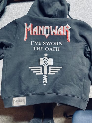 Customer photo review of MANOWAR DELUXE HOODIE SIGN OF THE HAMMER LTD. EDITION 2025