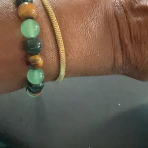 Customer photo review of FREE Today: Growth Balance Luck Positive Energy Tiger's Eye Green Aventurine Agate Bracelet