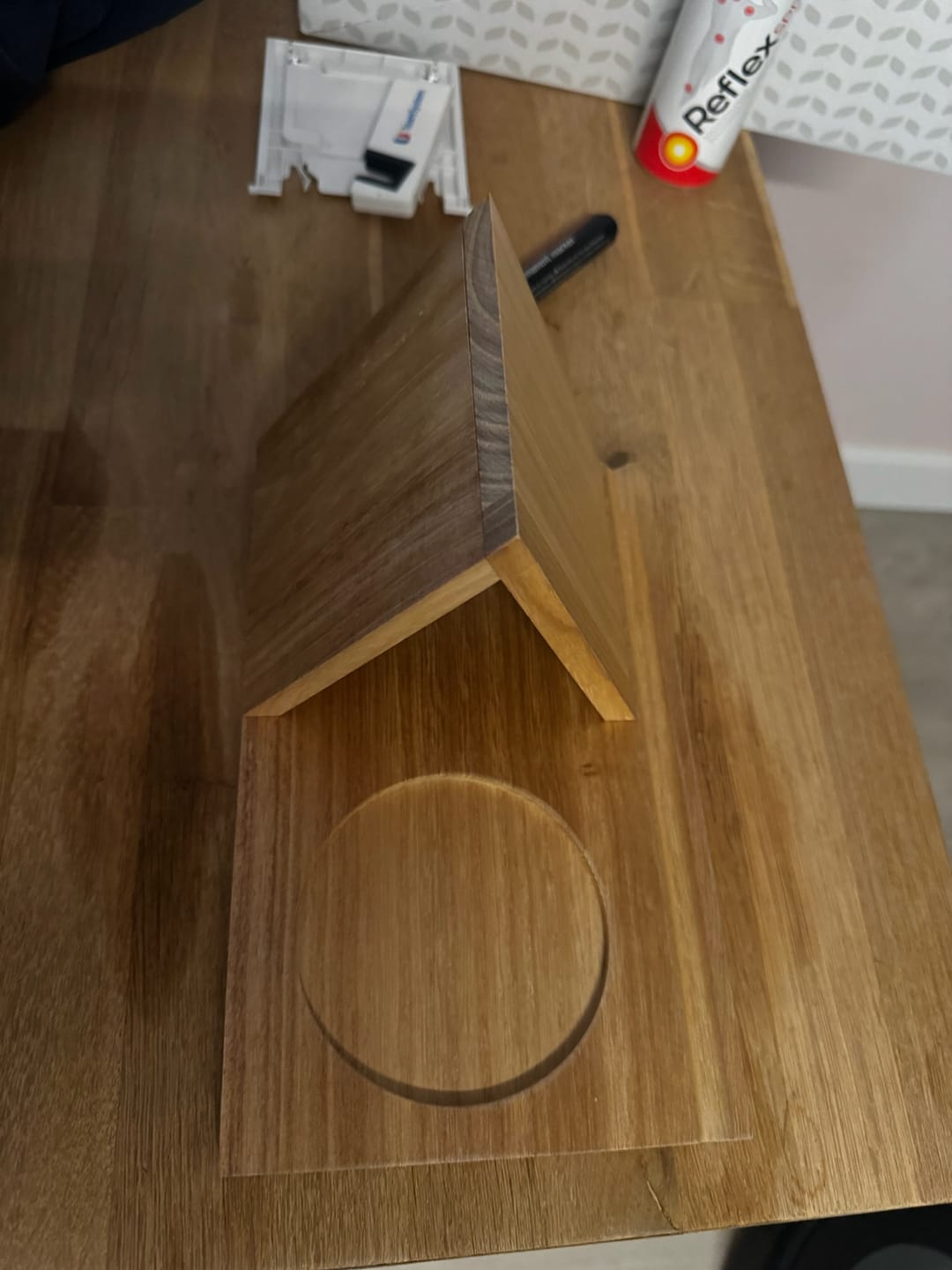 Customer photo review of Soporte de Madera para Libros con Portavasos