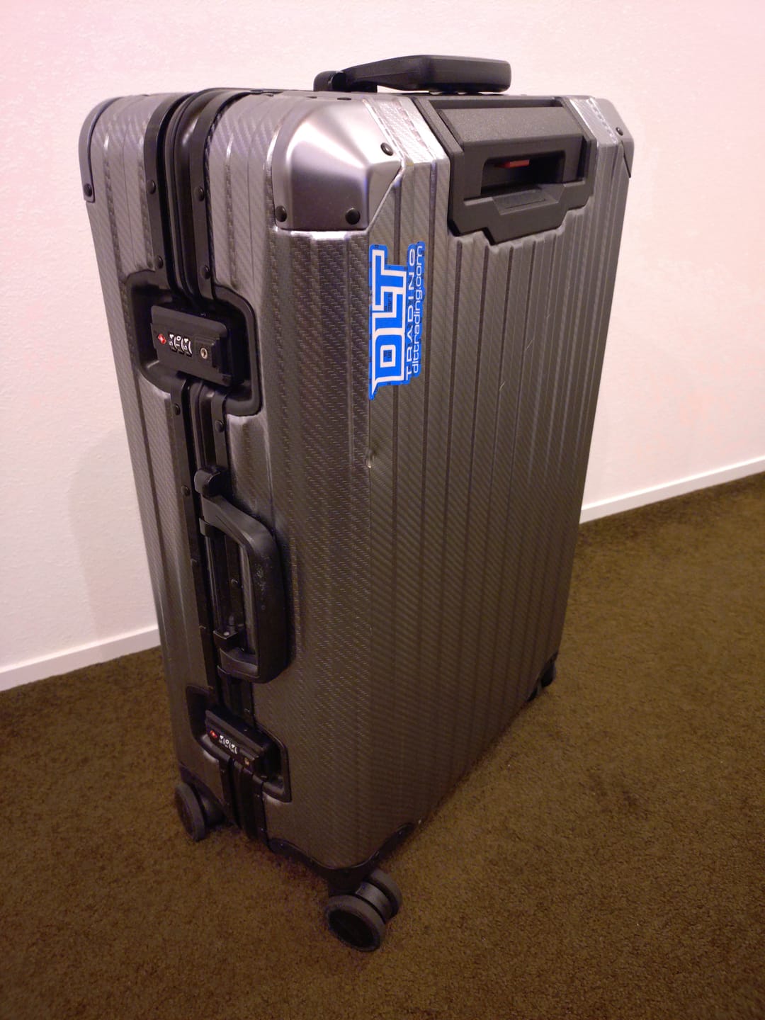 Customer photo review of TREVA Aluminum Suitcase Gunmetal
