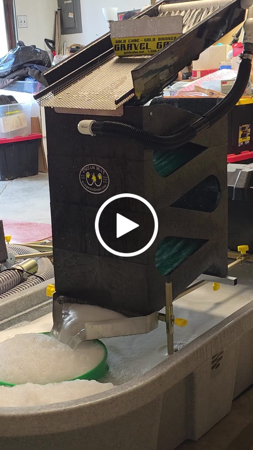 Customer video review of Gold Cube Universal Stand