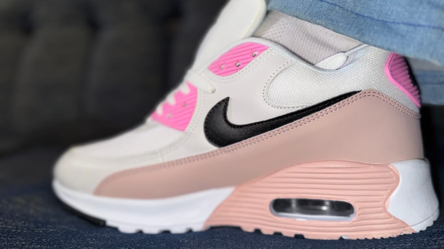 Customer photo review of Tenis Max 90 Rosa Blanco