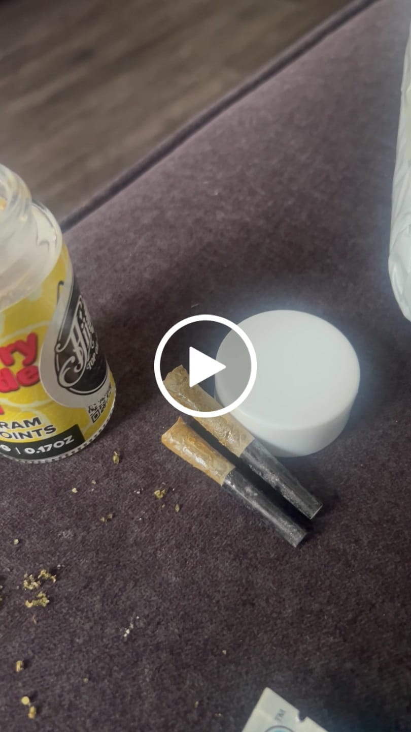 Customer video review of Strawberry Lemonade Kush Prerolls