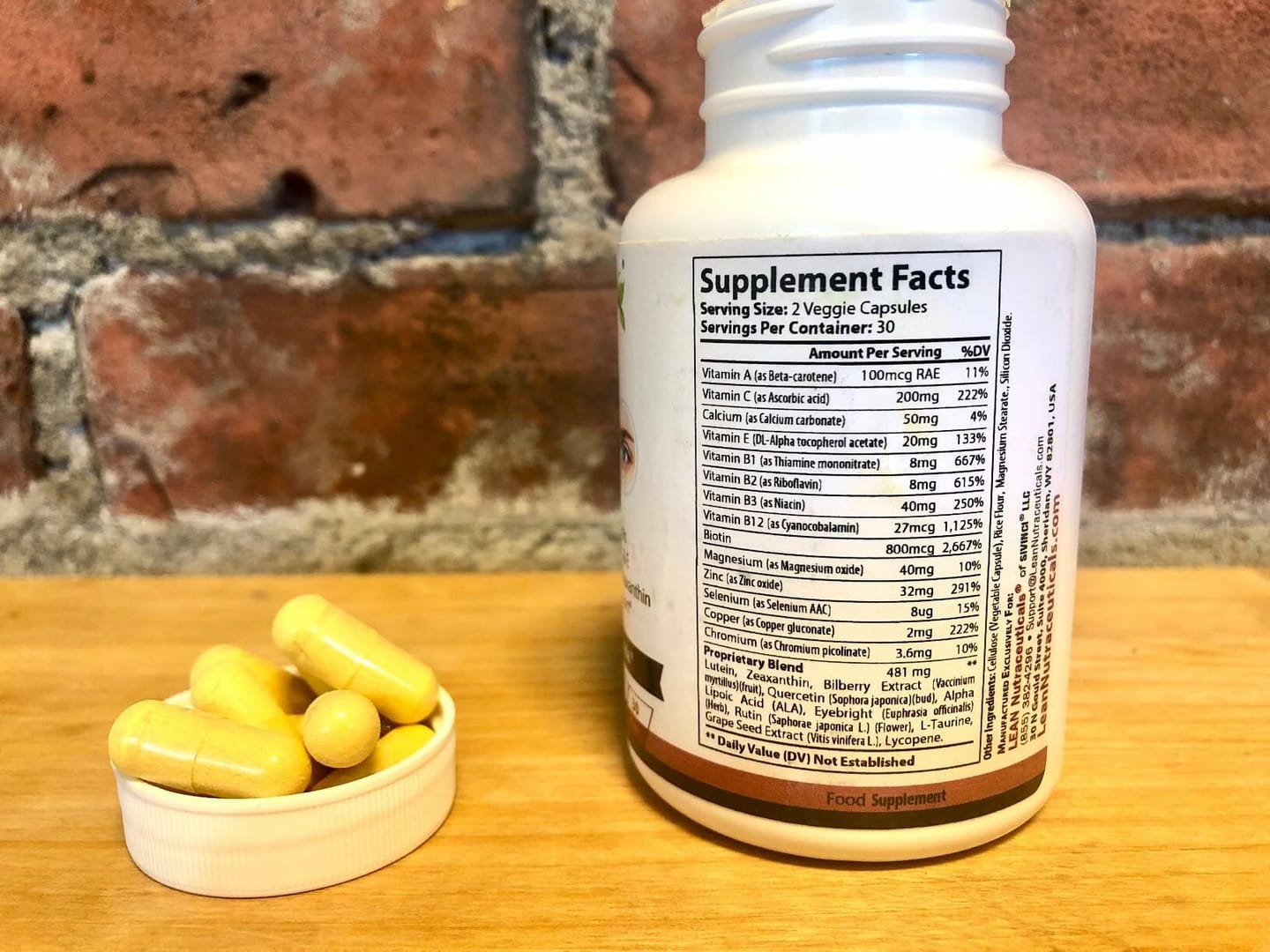 Customer photo review of Eye Health Plus with Copper, Vitamins A, B, C, E, Lutein, Zeaxanthin, Quercetin, Zinc, Bilberry Extract, Biotin - Care for Sight, Dryness, Strain"