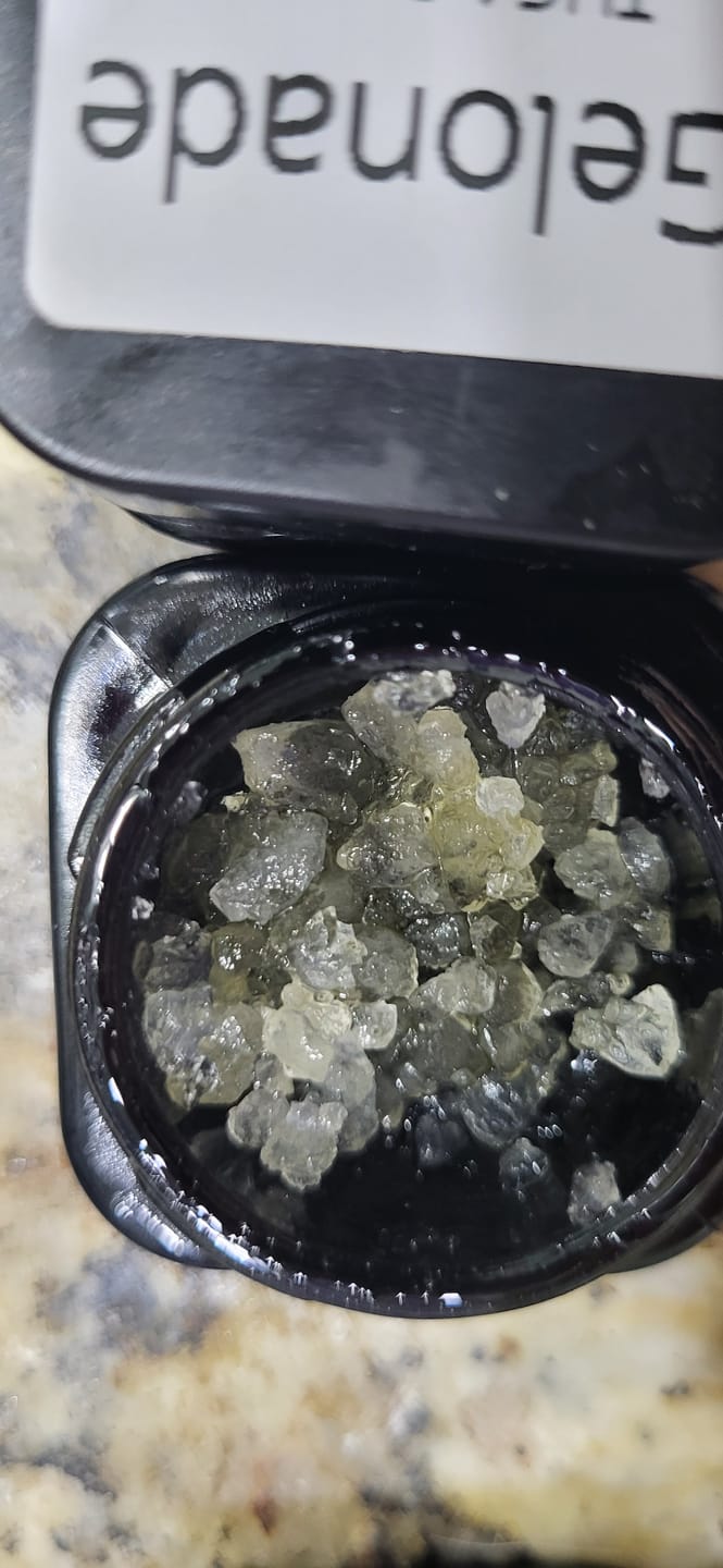 Customer photo review of Gelonade | Live Resin Diamonds