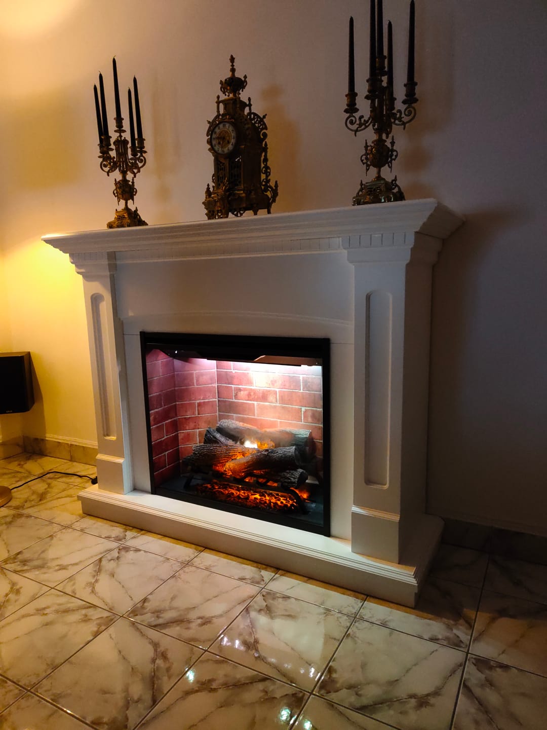 Customer photo review of Semineu electric DIMPLEX Alabaster Alb cu focar electric 3D Revillusion 30 si sunet