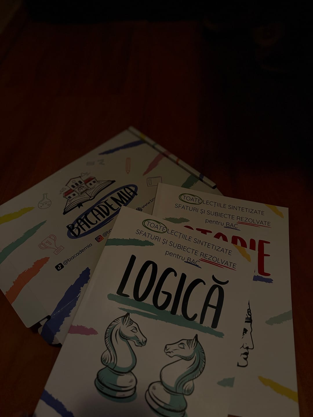 Customer photo review of Pachet Bacalaureat (Istorie + Logică) Bacademia
