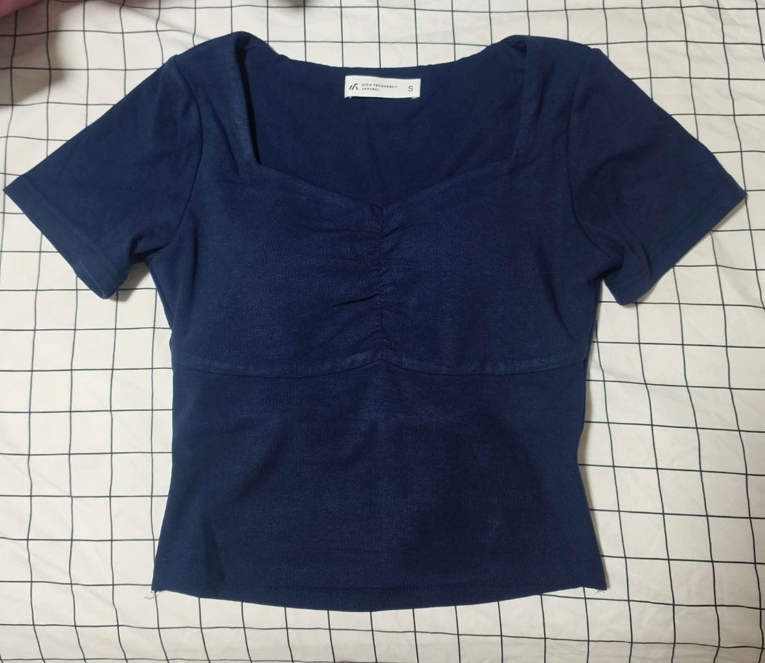 Customer photo review of Soft Stretch Diamond Neck Ruched Padded Tee