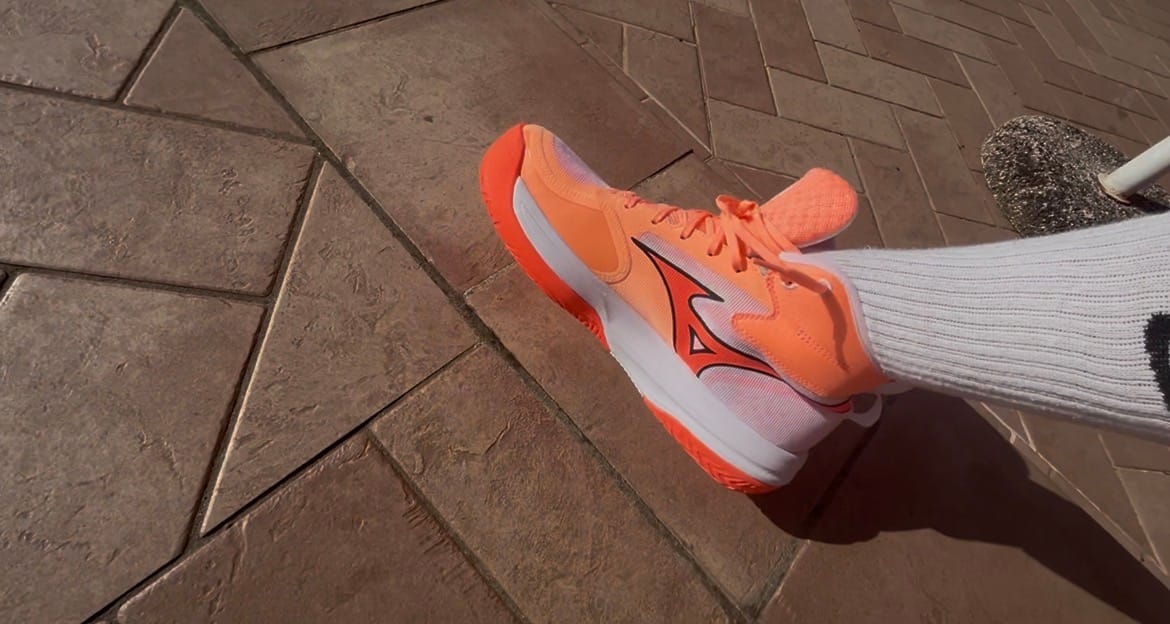 Customer photo review of MIZUNO NEO JUMP MID