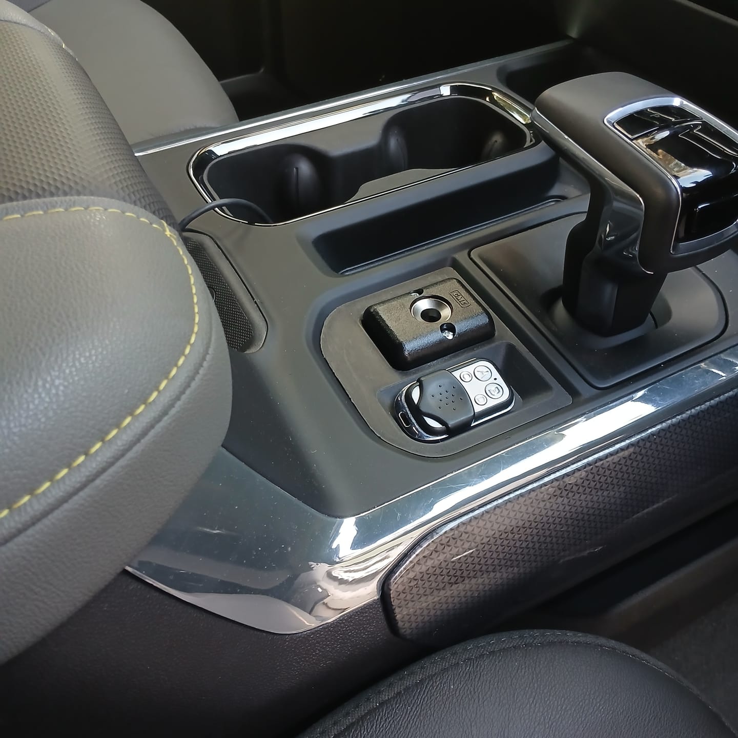 Customer photo review of UHF Handpiece Mount - Chev Silverado 1500 - Centre Console