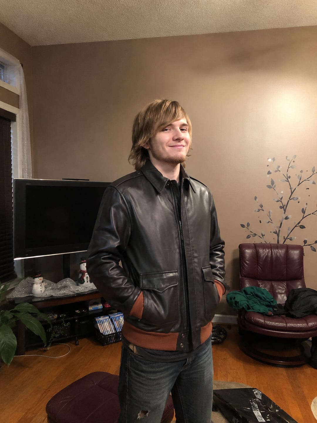 Customer photo review of Midnight Riot A-2 Flight Bomber Black Leather Jacket For Men