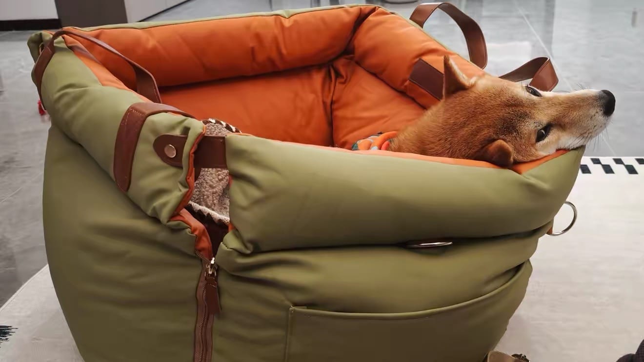 Customer photo review of Deluxe Faux Leather Dog Car Seat