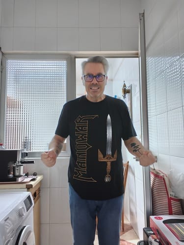 Customer photo review of MANOWAR T-SHIRT SWORD VERTICAL YELLOW LOGO