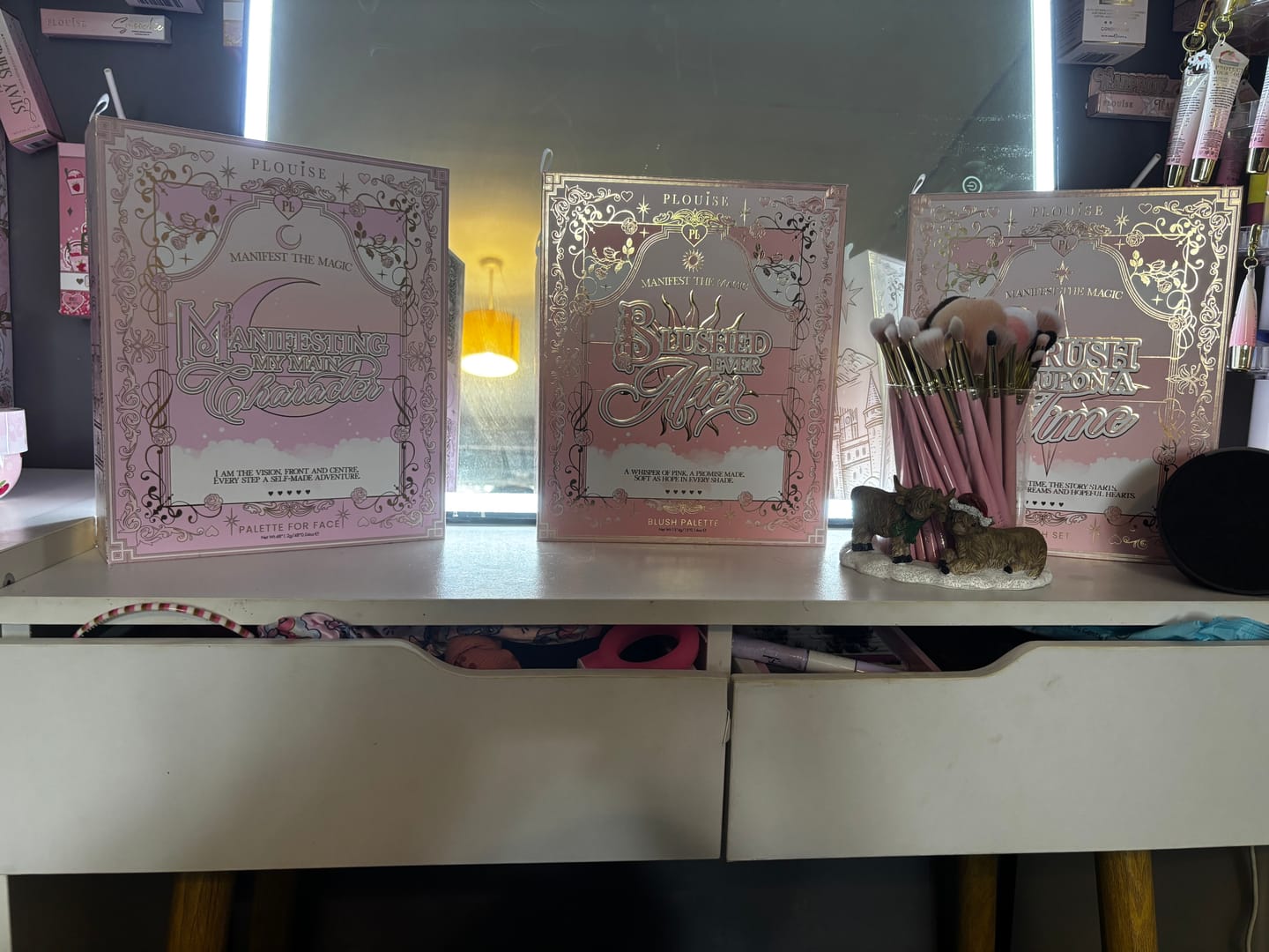 Customer photo review of Manifest The Magic Makeup Set