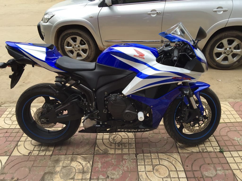 Customer photo review of Repsol Fairing Kits fit for HONDA CBR600RR 2009 2010 2011 2012 Aftermarket Fairing Kit