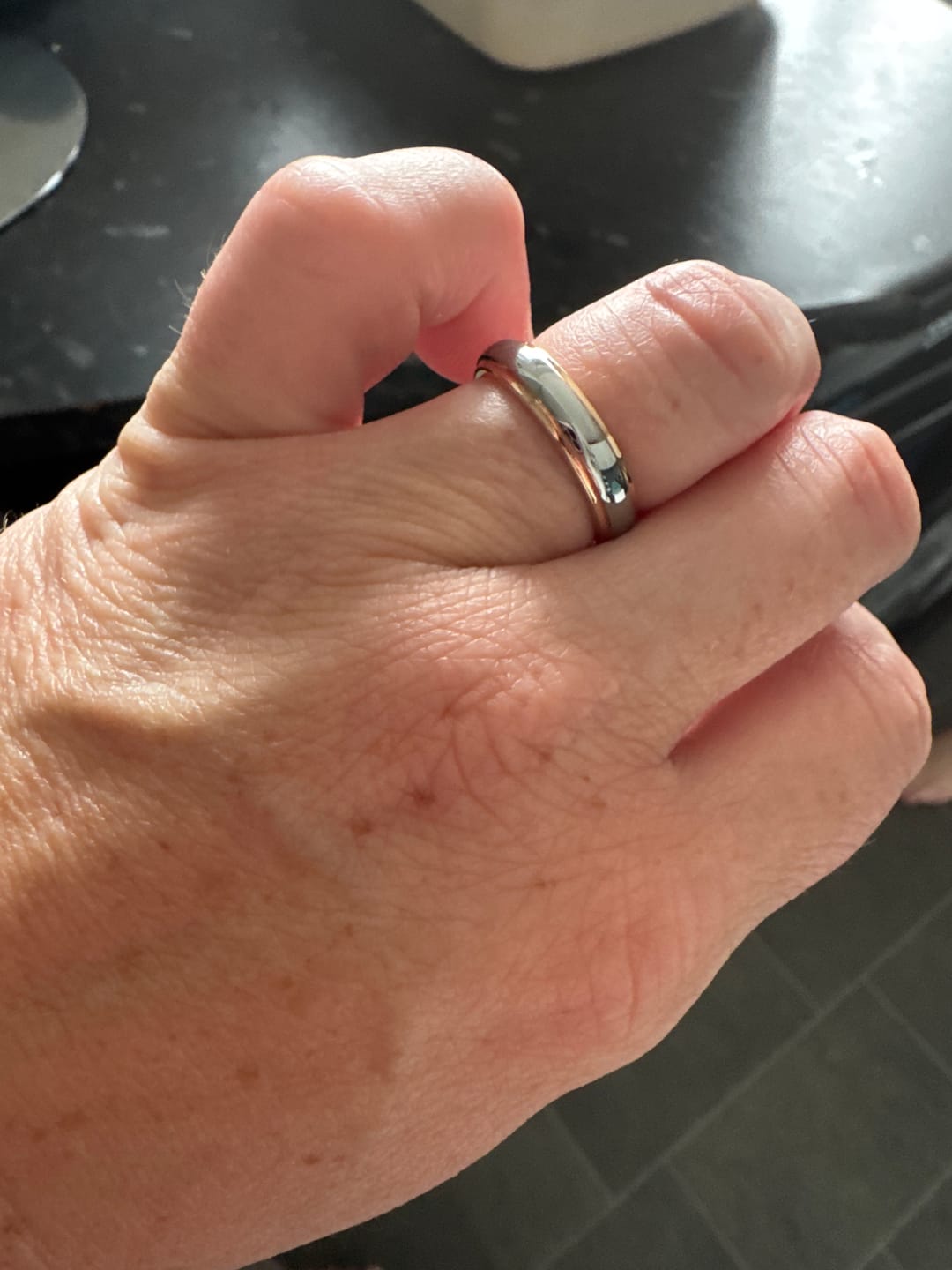 Customer photo review of Rose Gold Vulcan Mirror 4mm Wonder Ring