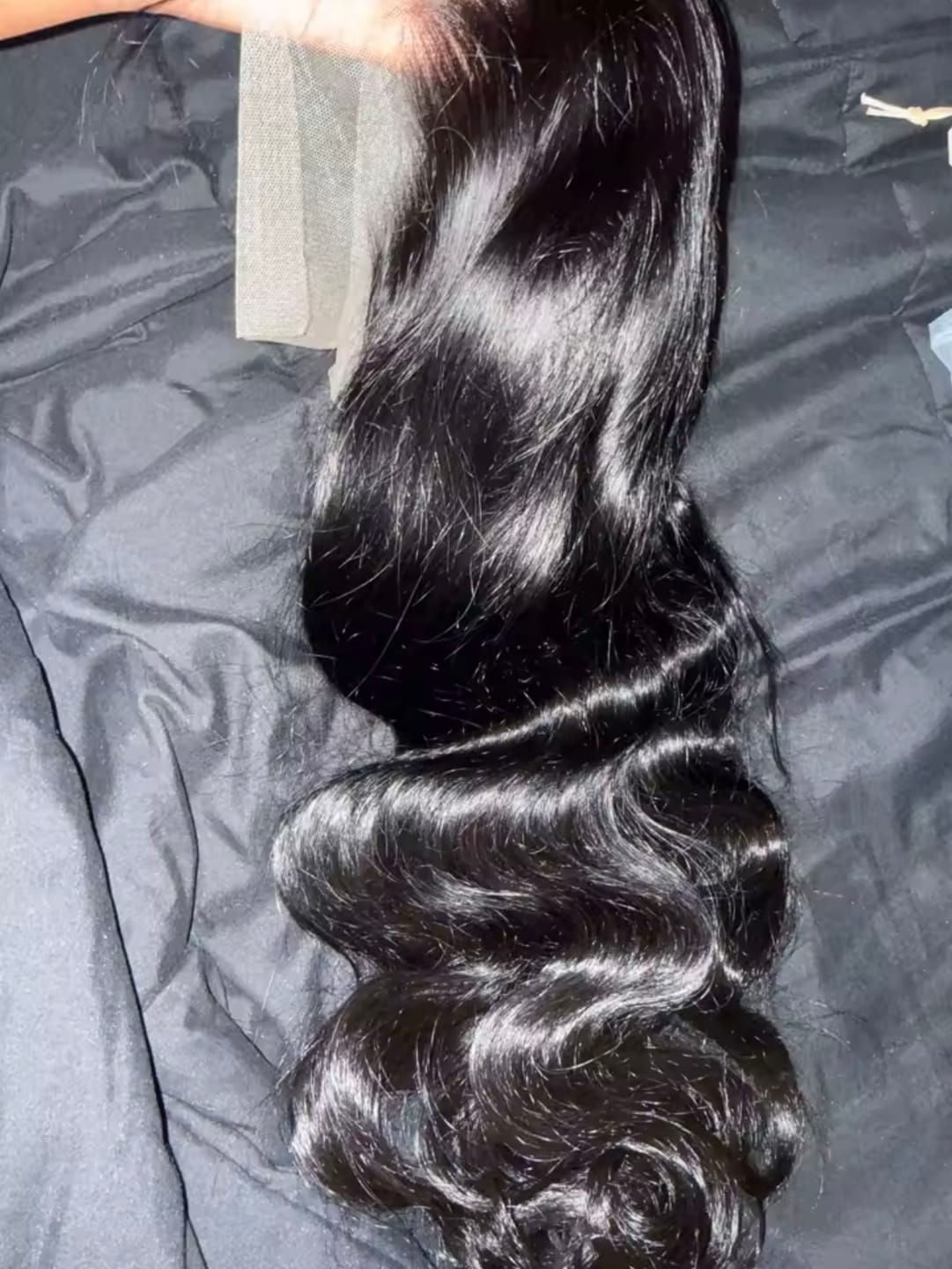 Customer photo review of Perruque Ondulée Souple — sans colle, 46 à 71 cm