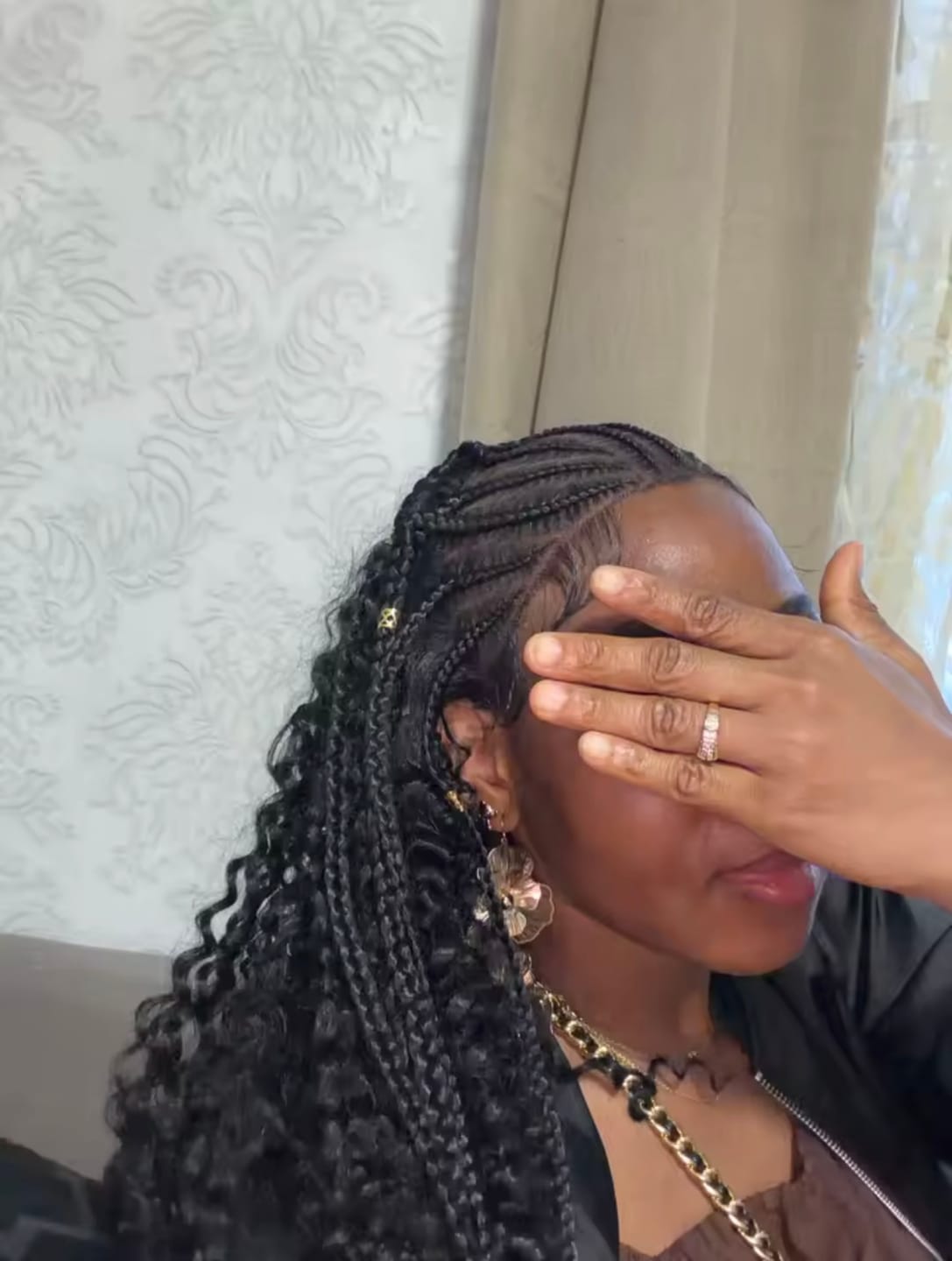 Customer photo review of Perruque Tresses Knotless — sans colle, 56 cm