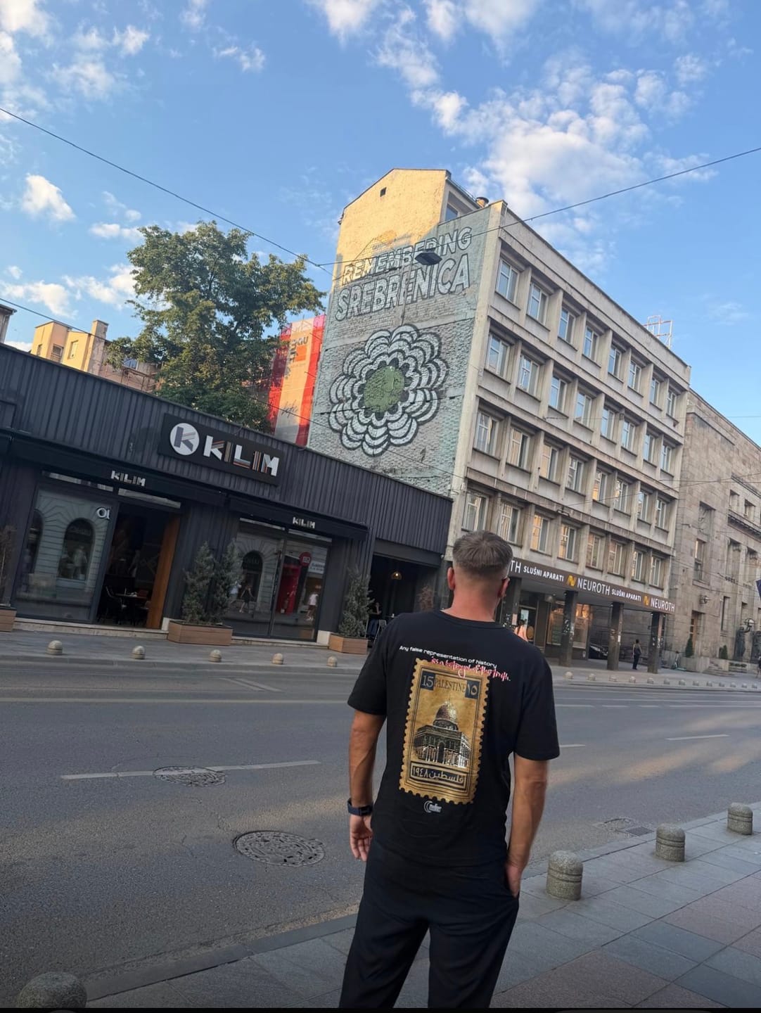 Customer photo review of HISTORY Oversized Shirt